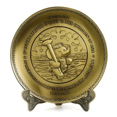 Антична метална сувенирна чиния с релефно лого