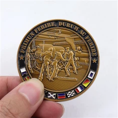 Празна метална емайлирана монета с коледно предизвикателство